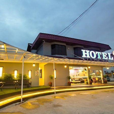 Tkl Hotel Τζόχορ Μπάχρου Εξωτερικό φωτογραφία